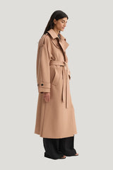 Oversized classic trench — model side