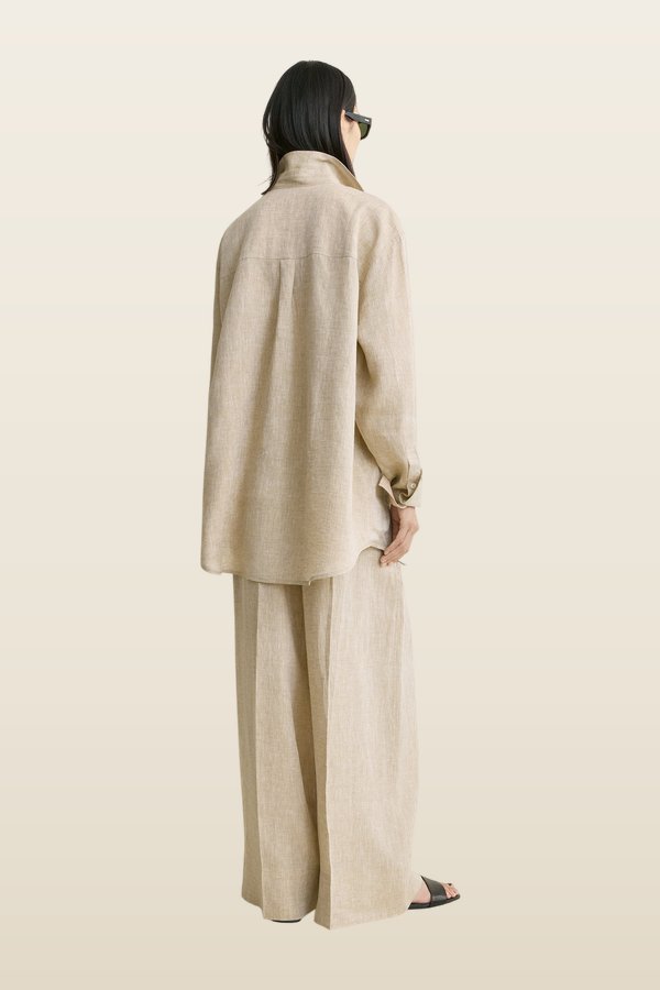 Oversized summer shirt natural — model back