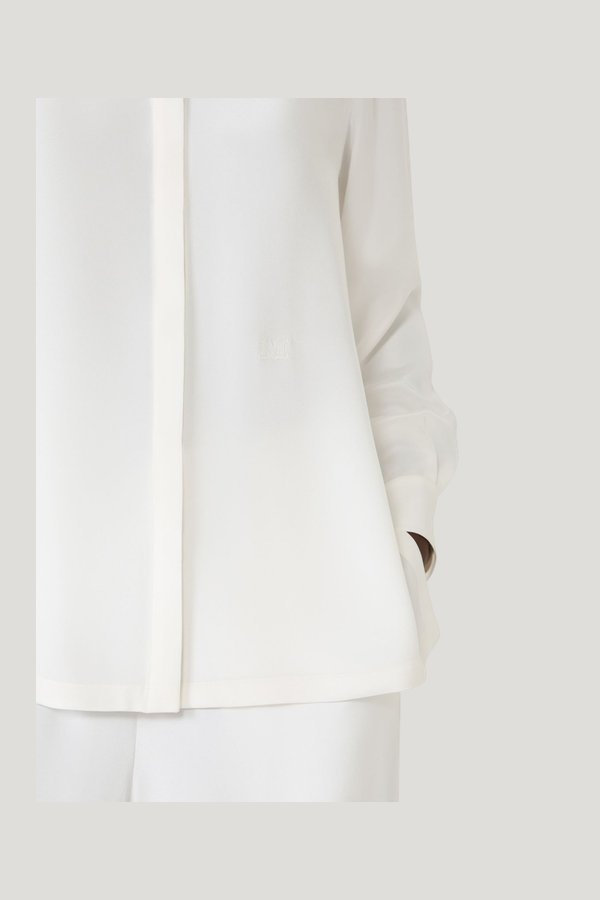 Silk crepe de chine shirt — model side