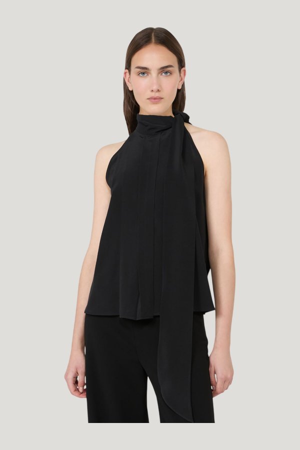 Sleeveless crepe de chine top — model side