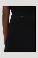 Viscose yarn skirt — model side