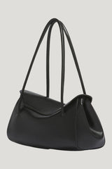 Black leather E/W shoulder bag — model side