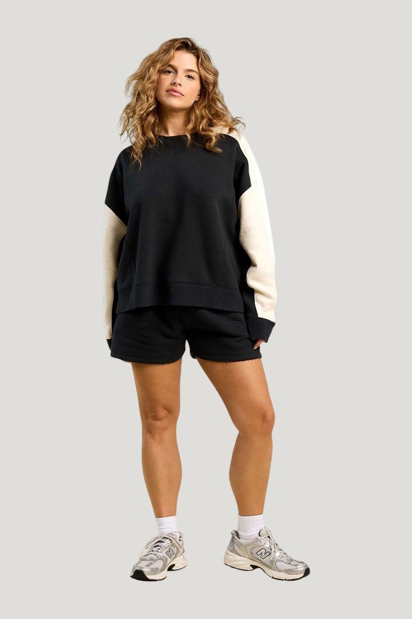 Vintage Fleece Sideline Crew — model front