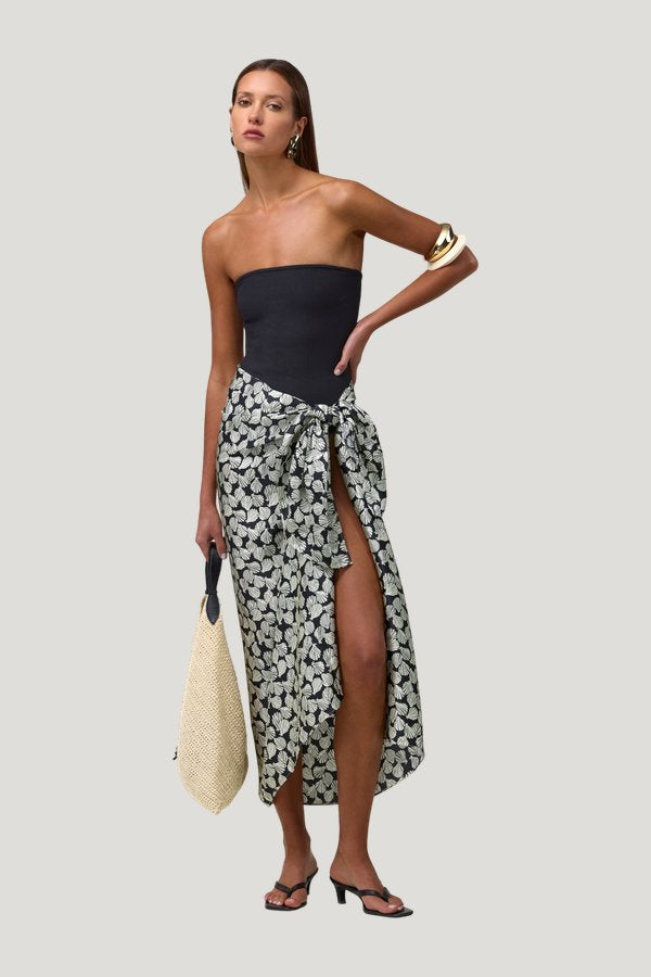 Silk Sarong (Palm Beach Shell) — model front
