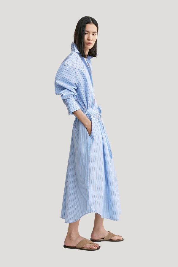 Striped shirtdress — model side