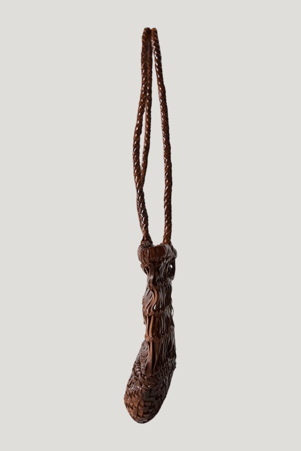 Textured Petit Bagu - Chestnut — model side