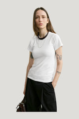 Wide-ribbed v-neck tee optic — model front