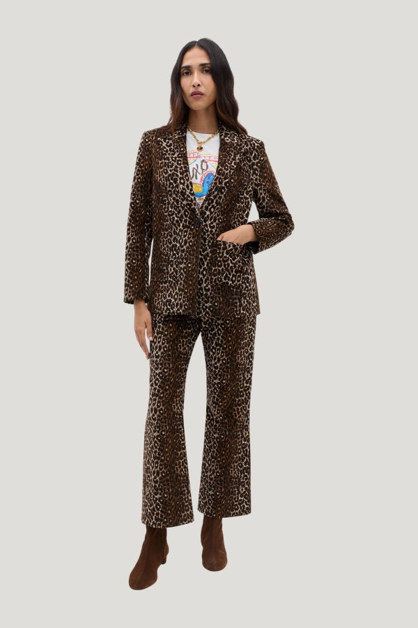 Xander - Lyra Leopard — model front