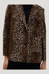 Xander - Lyra Leopard — model side