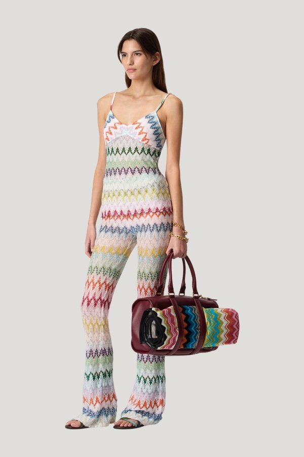 Zig zag lace tank top — model front