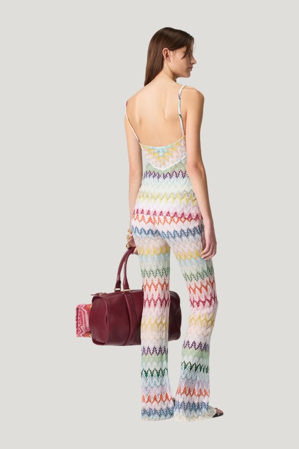 Zig zag lace tank top — model side